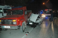 Otomobil Kamyonete Çarptı Açıklaması 3 Yaralı