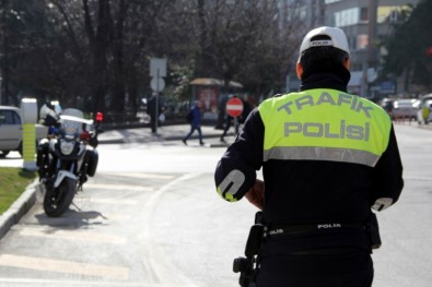 Samsun'da Kasksız Motosiklet Sürücülerine Ceza Yağdı