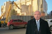 AHMET POYRAZ - 33 Yıllık Belediye Binasının Yıkımı Başladı