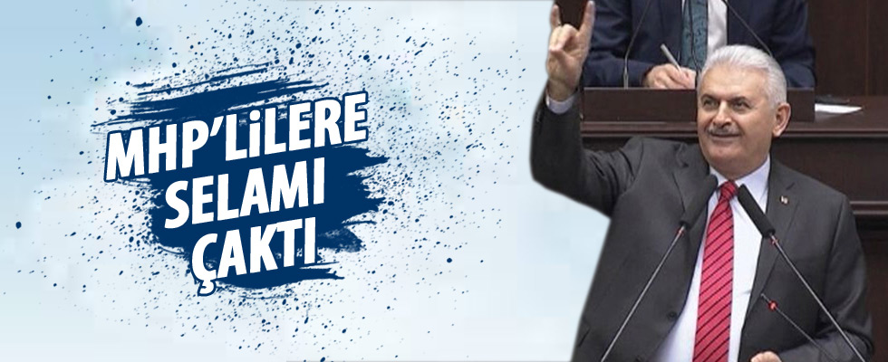 Başbakan Yıldırım'dan bozkurt işareti
