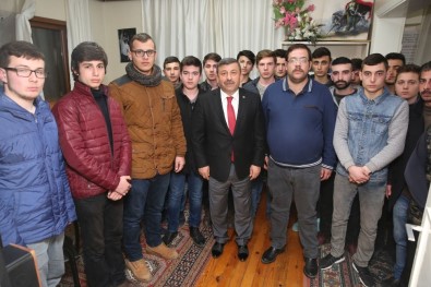 Başkan Karabacak, Ülkücü Gençlerle Buluştu
