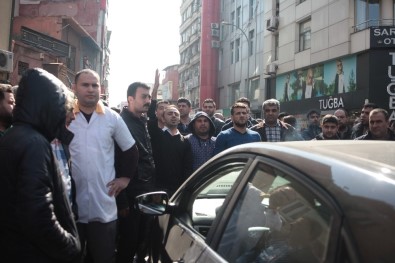 Büyüksaat Esnafı Adana Trafiğini Kilitledi