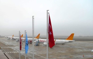 İstanbul uçakları sis nedeniyle Bursa'ya indi