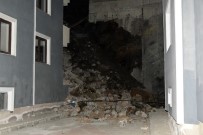 ERCAN ÇİMEN - İstinat Duvarı Binanın Üzerine Yıkıldı