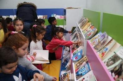 Karşıyaka'nın 'Çocuk Kütüphanesi' Çok Sevildi