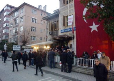 Müjdat Gezen Sanat Merkezi'ne Yapılan Saldırı Protesto Edildi
