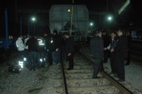 Tren Vagonunun Üzerinden Geçerken Elektrik Akımına Kapıldı