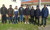 KÜÇÜKKÖY - 8 göçmen kıskıvrak yakalandı