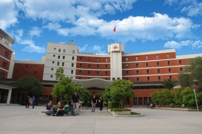 Fark Oluşturanlar İzmir Ekonomi'de