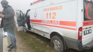 Sinop'ta Ambulansla Cip Çarpıştı