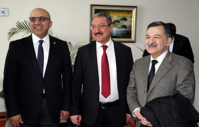 Azerbaycan Milletvekili Mirzezade Rektör Güven'i Ziyaret Etti