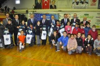 ABDULLAH ÖZDEMIR - Büyükşehir Belediyesi Okullara 15 Bin Top Dağıttı