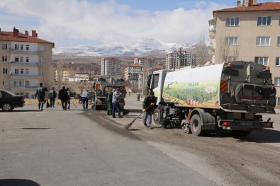 Niğde Belediyesi Bahar Temizliği Yapıyor