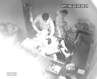 Önce İş Yerini Soydular, Sonra Otomobilini Çaldılar