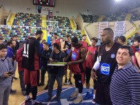 TOFAŞ - Taraftardan BEST'e Baklava Ziyafeti