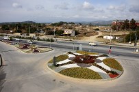 OKURCALAR - Alanya'nın Kavşak Ve Refüjleri Çiçek Açtı