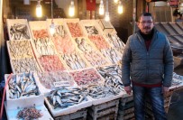 BARBUNYA - Balıklar Tezgahları Doldurdu, Fiyatlar Yarı Yarıya Düştü