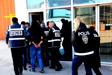 İskenderun'da Çeşitli Suçlardan Aranan 12 Şahıs Yakalandı
