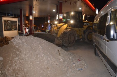 Malatya'da Eski Köy Garajı Yıkıldı