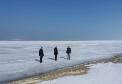 Türkiye'nin en büyük gölü dondu