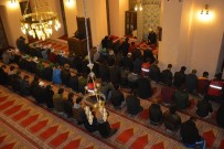 ZEKAT - Uşaklı Gençler Sabah Namazında Buluştu