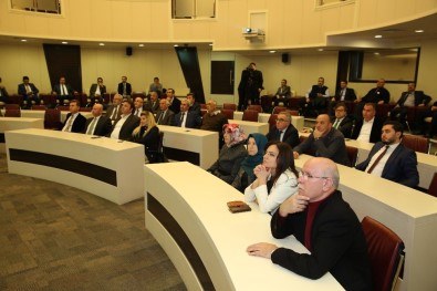 Başkan Çolakbayrakdar, 2017 Projelerini Meclis Üyelerine Anlatta