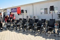 KADIR DURAN - Suriyeli Engelli Vatandaşlara Akülü Tekerlekli Sandalye Hediye Edildi