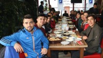 BEŞİR ATALAY - VEDAŞ'tan Hentbol Takımı Oyuncularına Moral Kahvaltısı