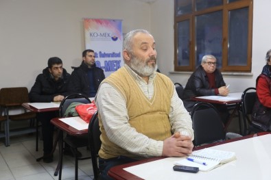 56 Yaşındaki Elektrik Ustası, KO-MEK'ten 11. Sertifikasını Aldı