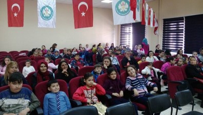 Ahmetli'nin Şirin Çocukları 'Şirinler' Oyunuyla Eğlendi