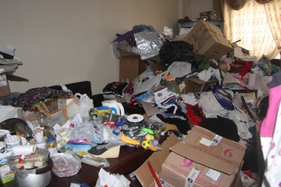 Apartman Dairesinden 15 Ton Çöp Çıktı