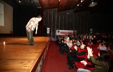 'Can' Adlı Tiyatro Oyunu Kartal'da Beğeniyle İzlendi