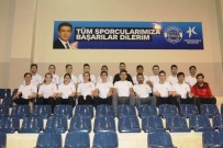 KÜÇÜKÇEKMECE BELEDİYESİ - Küçükçekmece'de Spora Meraklı Gençlere Hem Eğitim Hem De İş Fırsatı