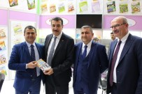 İSHAK PAŞA SARAYı - Ağrı'nın Kültür Temsilcisi Eğitimci Yazar Ferzende Tanışır İstanbul Tüyap Fuar Merkezinde