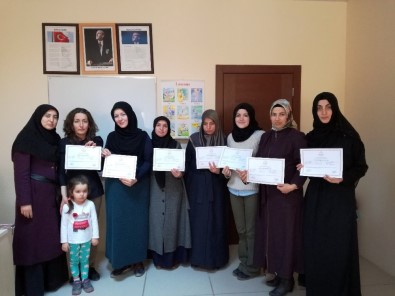 Saraylı Kadınlar Arapça Sertifikası Aldı