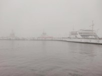 ÇANAKKALE BOĞAZı - Sis deniz ulaşımını vurdu