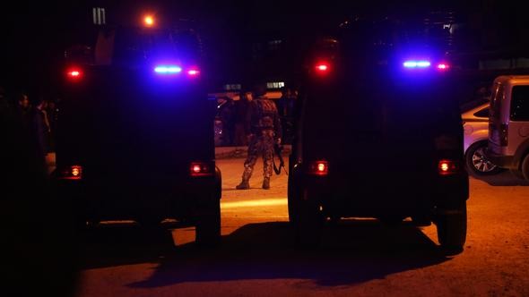 Adana'da tehlikeli gerginlik: 4 yaralı