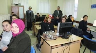 Burhaniye' De Bilgisayar Kullanım Kursu