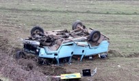 Freni Patlayan Kamyonet Tarlaya Uçtu Açıklaması 5 Yaralı