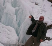 ZAP SUYU - Hakkari'de Dondurucu Soğuklar