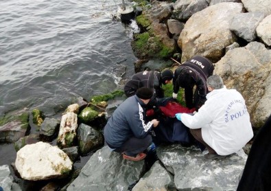 İstanbul'da Sahile Kadın Cesedi Vurdu