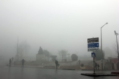 Edirne'de Yoğun Sis Devam Ediyor