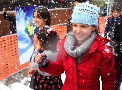 Mersin'in 4. Kar Festivali Renkli Başladı