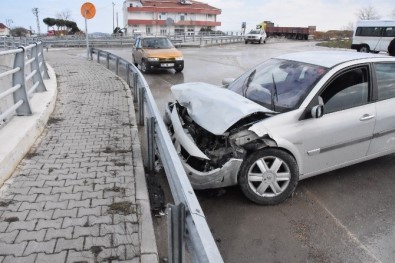 Sinop'ta Maddi Hasarlı Kaza