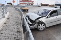 ZEKI ARSLAN - Sinop'ta Maddi Hasarlı Kaza