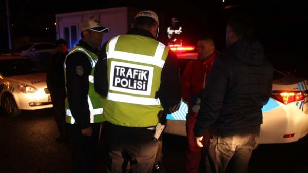 Sivil polislerden yolcu otobüslerinde trafik denetimi
