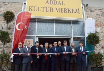 Bakan Müezzinoğlu Abdal Kültür Merkezi'ni Açtı