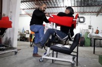 KAS HASTALIĞI - Engelli Yeğeni İçin Yaptığı Araç Avrupa Ülkelerinden Talep Aldı