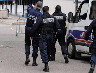 Fransa'da polise coplu tecavüz suçlaması