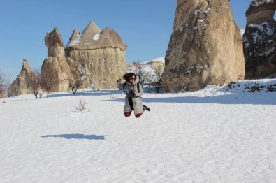 Karlar Altındaki Kapadokya Turistleri Büyüledi